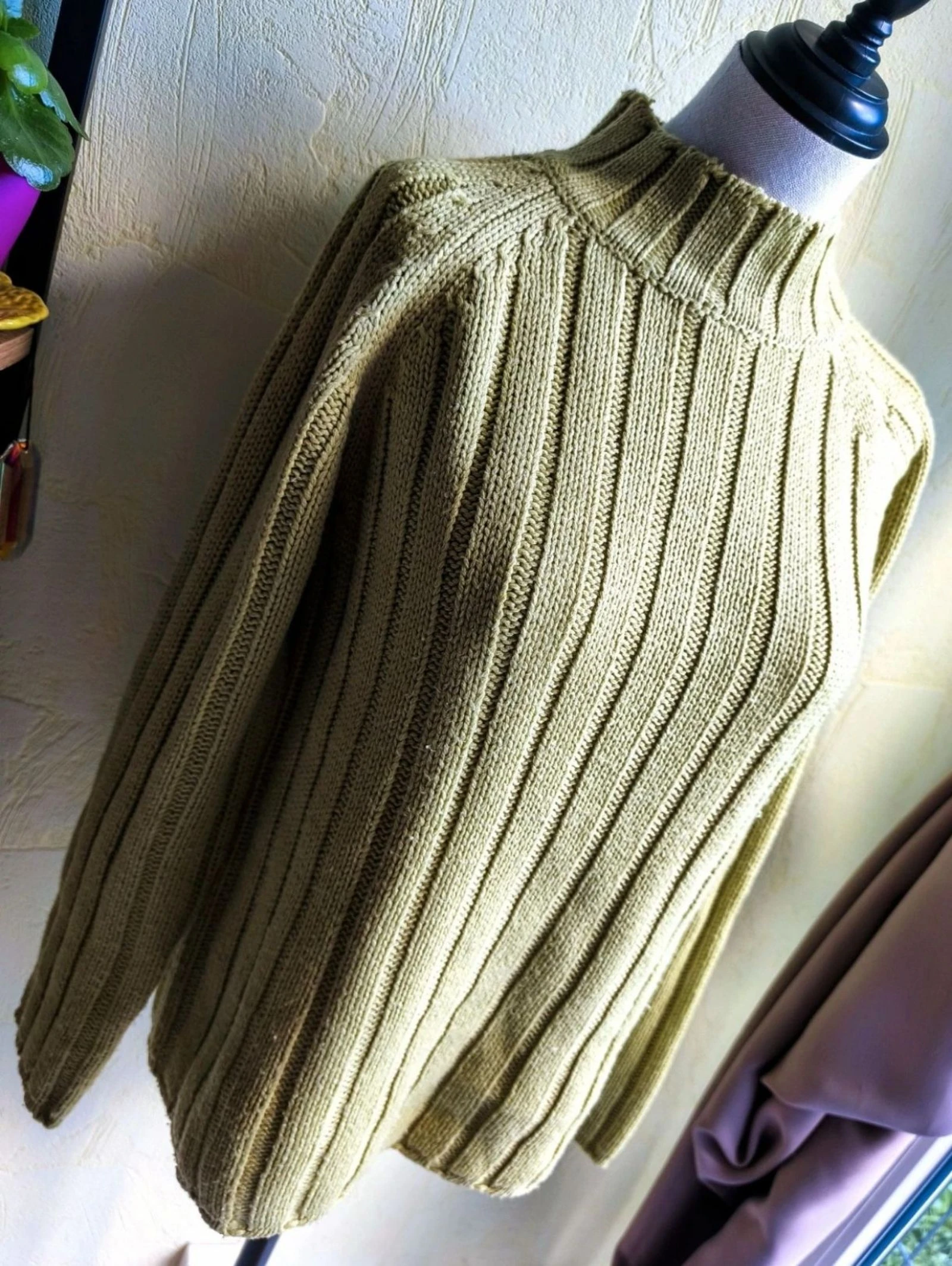 Lime green high neck ribbed knit sweater – photo 3